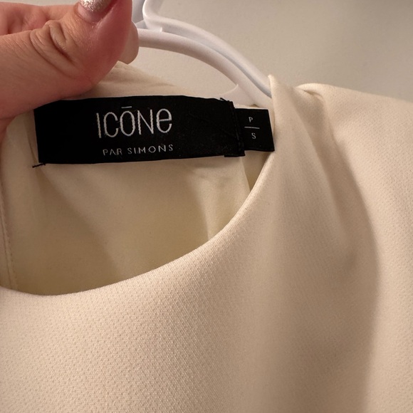 Elegant Cream Sleeveless Dress - Picture 3 of 3